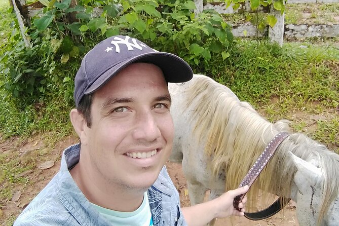 panamas-farming-region-on-horseback