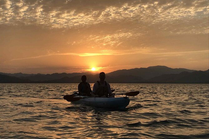 paquera-sunset-and-full-moon-kayak-tour