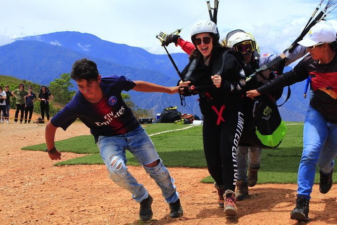 paragliding-in-the-grand-canyon-of-chicamocha