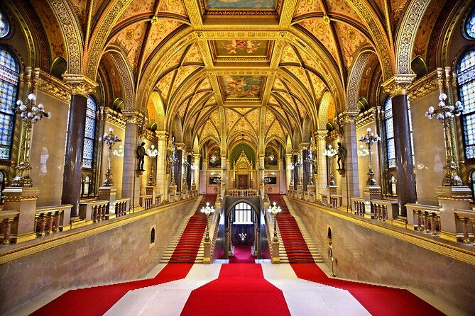 parliament-tour-in-budapest-with-audio-guide