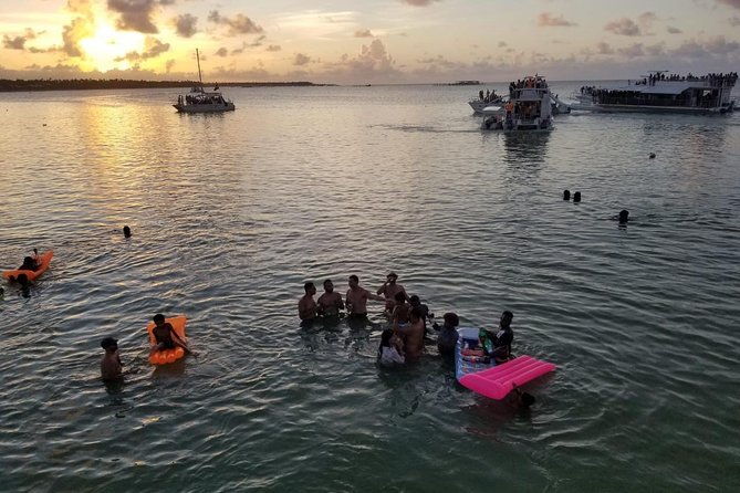 party-boat-booze-cruise-punta-cana