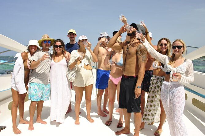 party-boat-private-groups-snorkeling-open-bar