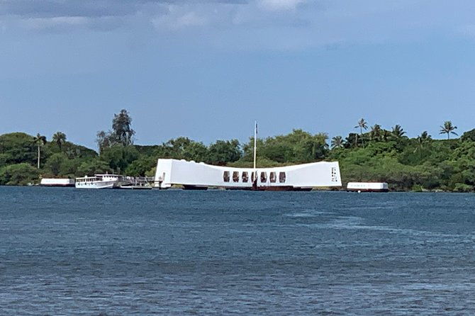 pearl-harbor-uss-arizona-hawaiian-history-small-group-tour