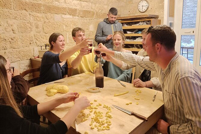 people-of-bari-unusual-guided-tour-with-pasta-making-at-grandma-house