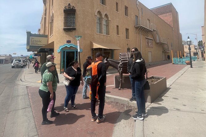 plaza-sip-savor-history-walking-tour-in-santa-fe