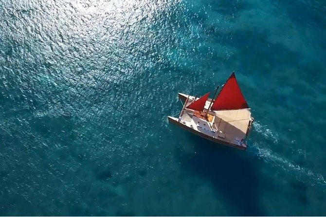polynesian-canoe-morning-sail