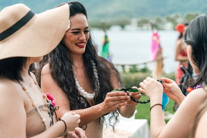 polynesian-show-and-dining-experience-with-transfer