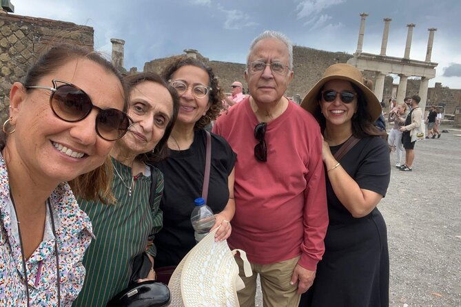 pompeii-private-tour-with-expert-guide-in-archaeology