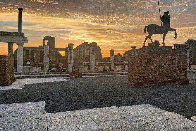 pompeii-skip-the-line-with-specialized-guide-at-sunset