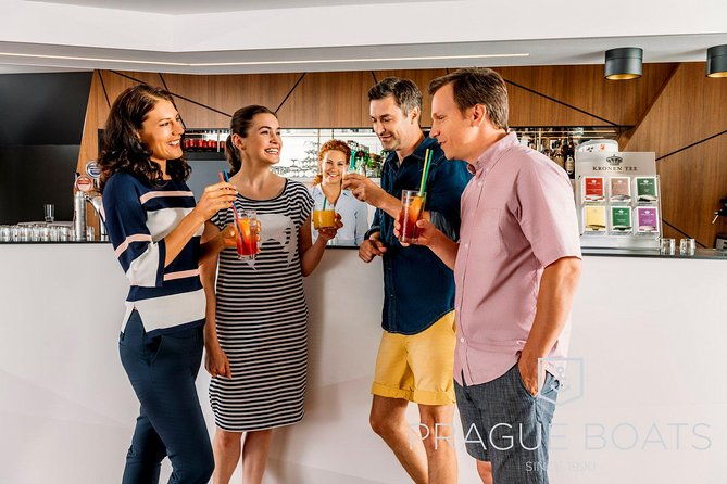 prague-boats-3-hour-dinner-cruise