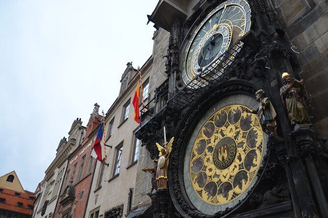 prague-old-town-tour-with-a-classical-concert