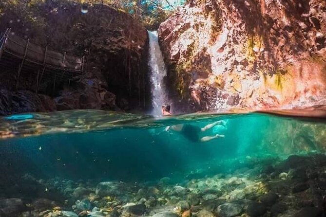 premium-tour-rincon-de-la-vieja-volcano-and-waterfall-hiking