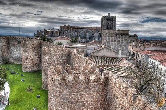 private-3-hour-walking-tour-of-avila-with-official-tour-guide