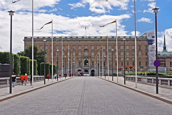 private-4h-vip-city-tour-by-limousine-car-and-guide-in-stockholm