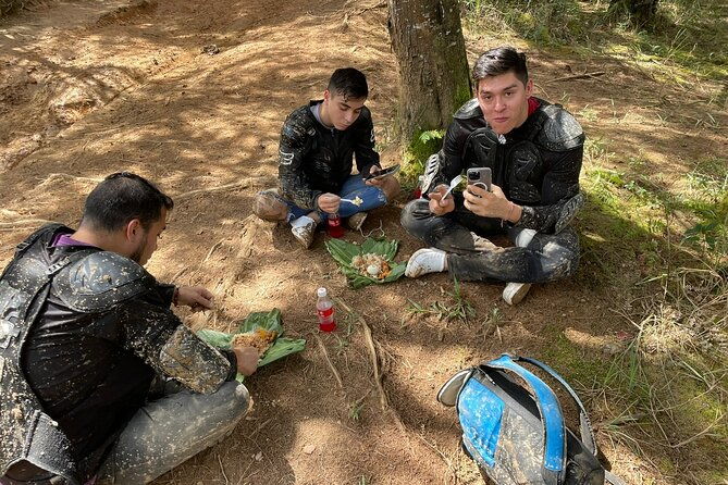 private-adventure-tour-on-atv-quad-mountains-through-mountains-medellin