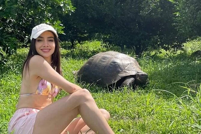 private-bicitour-giant-tortoises-and-lava-tunnel-in-galapagos