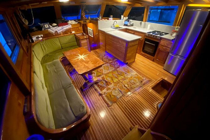 private-blue-cruise-with-cheers-yachting-in-turkey