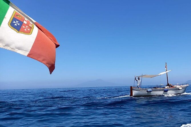 private-boat-experience-experience-the-sea-of-capri-at-its-best-4-hours-2