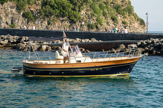 private-boat-experience-in-amalfi-coast-full-day
