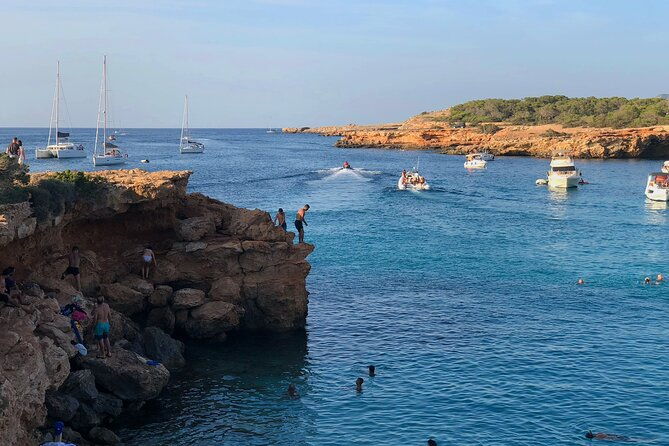 private-boat-rental-sea-ray-8-hours-ibiza-formentera