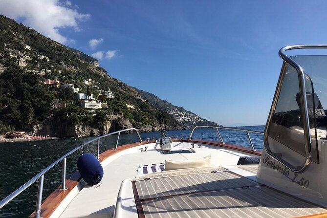private-boat-trip-to-capri-with-aperitif-included