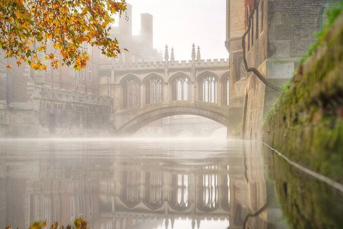 private-cambridge-university-ghost-tour-led-by-university-alumni