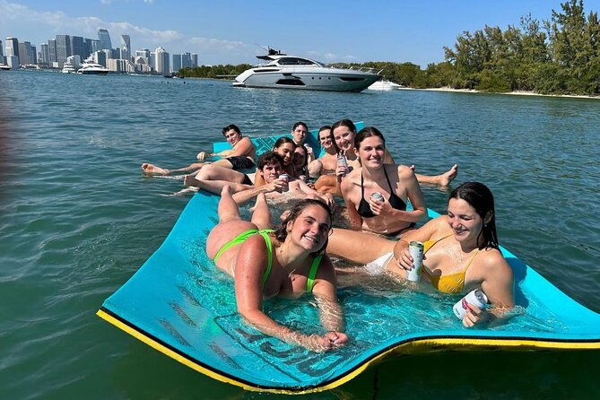 private-captained-boat-tour-in-miami-for-up-to-12-passengers