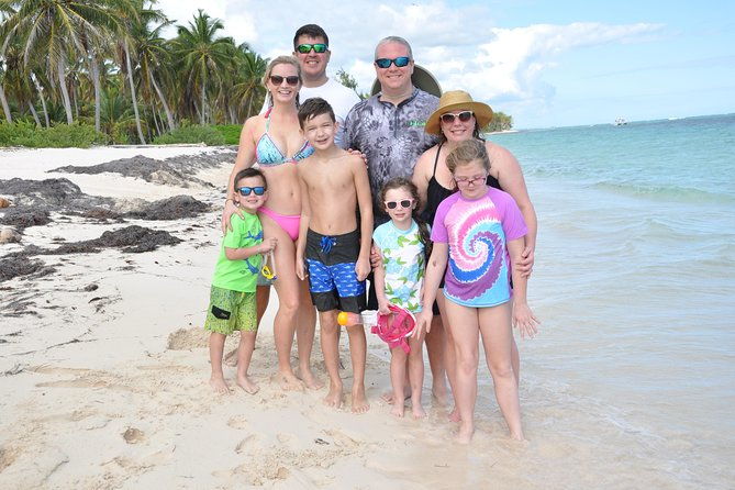 private-caribbean-snorkeling-cruise-at-punta-cana-sharks-stingray-encounter