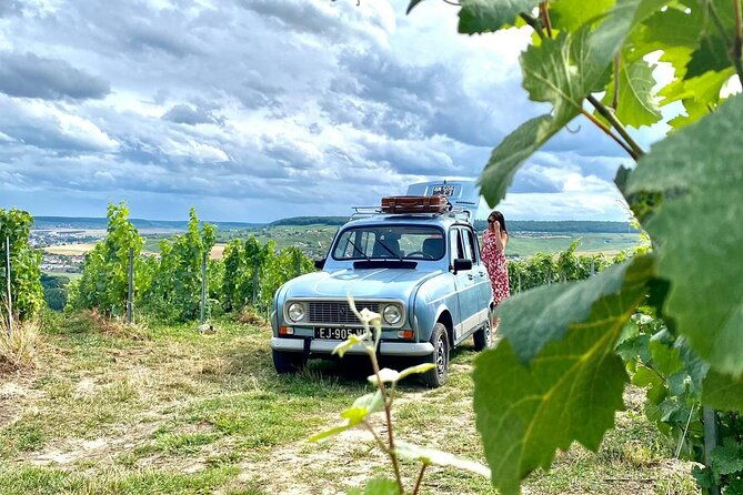 private-champagne-experience-in-a-vintage-car-from-epernay-2