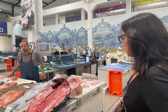 private-cheese-workshop-wine-tasting-and-sesimbra-tour-lisbon