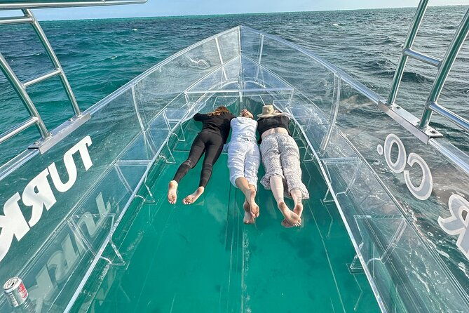 private-clear-boat-experience-in-grace-bay