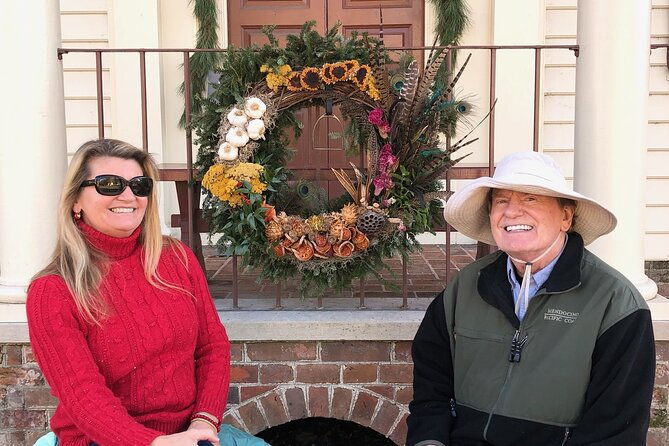 private-colonial-williamsburg-christmas-holiday-decorations-walking-tour