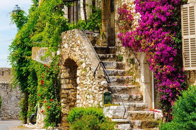 private-day-trip-provence-countryside-by-minivan-from-nice