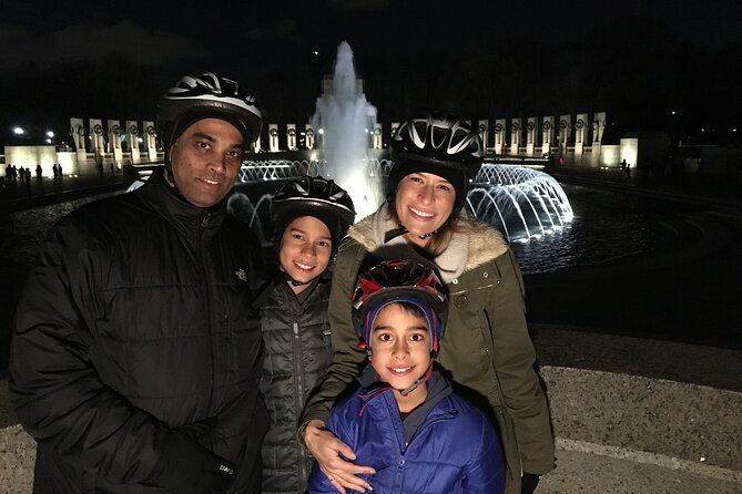 private-dc-monuments-at-night-bike-tour