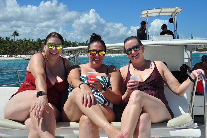 private-family-boat-at-punta-cana