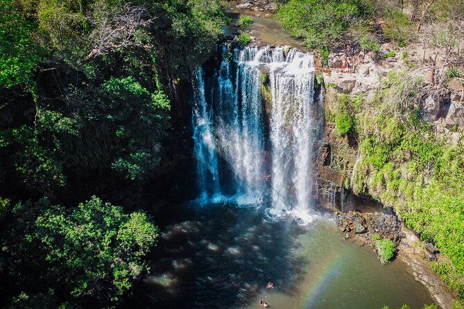 private-full-day-local-waterfalls-experience-in-curubande