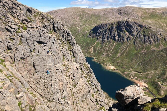 private-guided-rock-climbing-experience-in-the-cairngorms