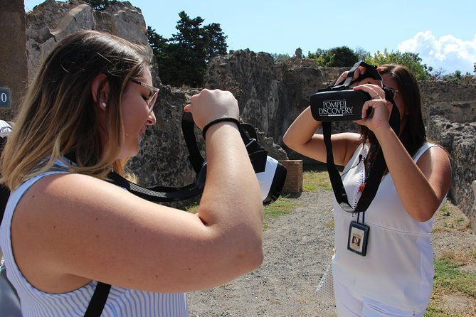 private-guided-tour-and-vr-headsets-in-the-ancient-pompeii