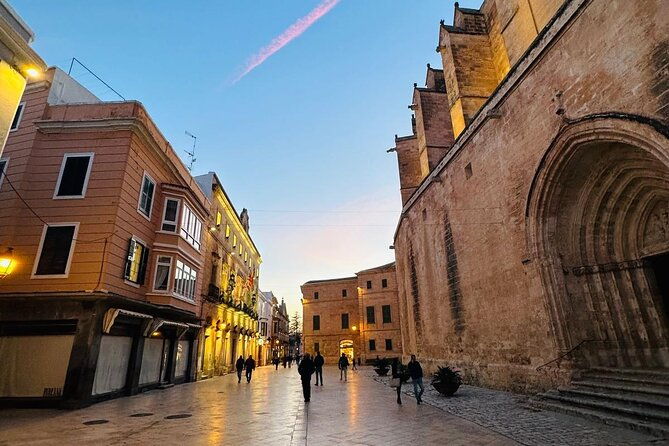 private-guided-tour-of-ciutadella-with-tasting-2