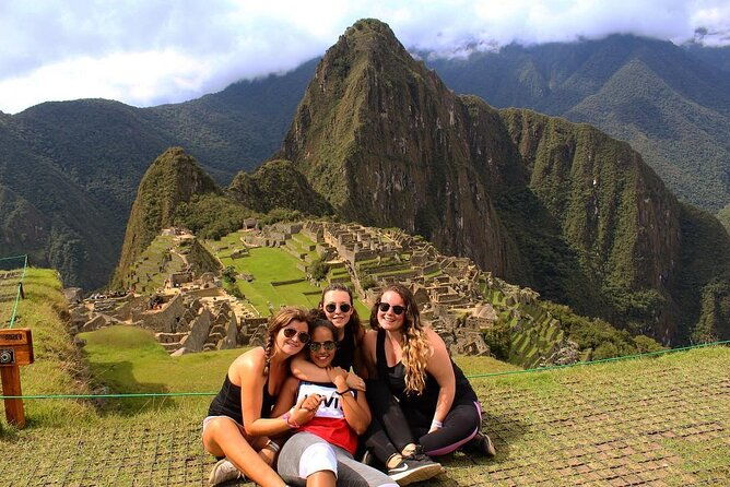 private-guided-tour-to-machu-picchu-from-aguas-calientes