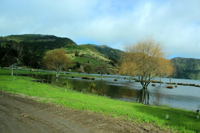 private-half-day-4x4tour-to-sete-cidades-volcano