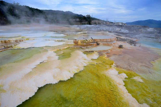private-hidden-gems-of-yellowstone-lunch-w-family-friendly-hikes-included-2