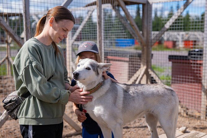 private-kennel-visit-and-atv-tour-with-the-huskies-2