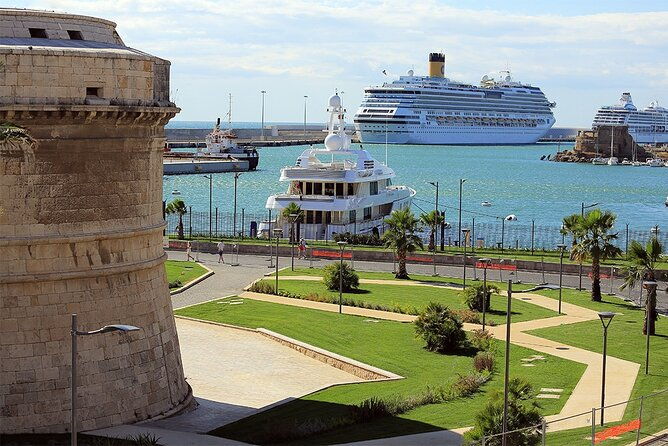 private-lux-transfer-from-civitavecchia-port-to-rome-or-fco