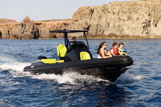 private-luxury-boat-tour-to-kimolos-poliegos