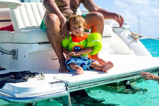 private-luxury-custom-charters-to-stingray-city-snorkeling-more