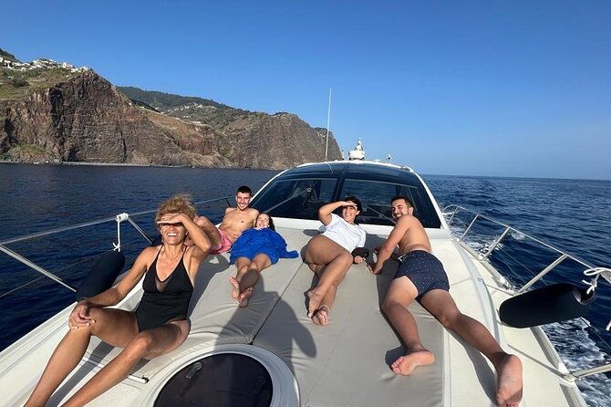 private-luxury-yacht-tour-in-madeira-island