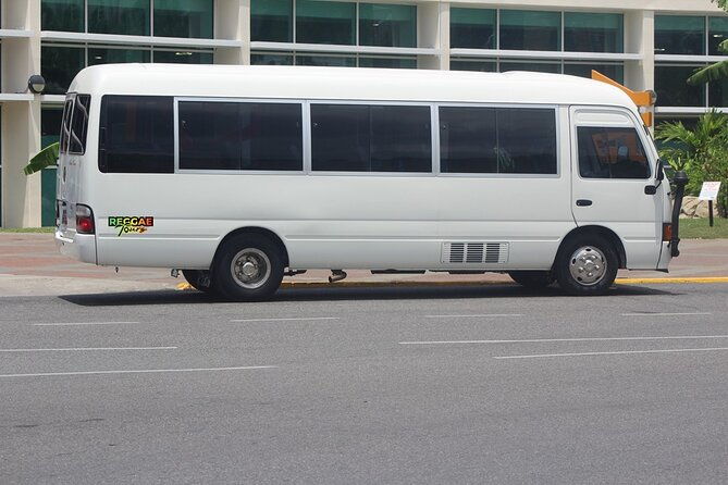 private-montego-bay-airport-transfer-to-excellence-oyster-bay