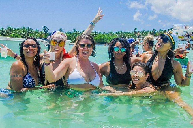 private-party-boat-with-snorkeling-in-punta-cana-half-day