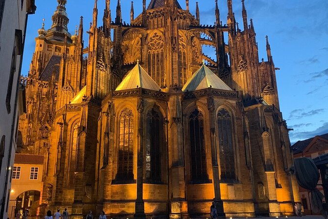 private-photography-tour-of-prague-by-night